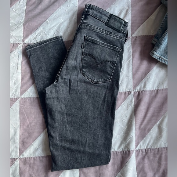 Levi’s high rise skinny - Picture 2 of 3
